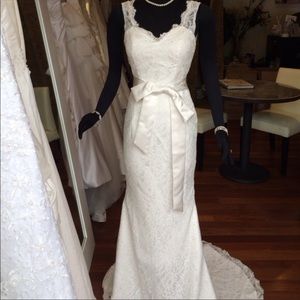 Last call lace wedding dress for sale